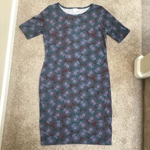 SALE 🎉 LuLaRoe Red and Blue Floral Julia XL